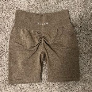 Nvgtn scrunch shorts